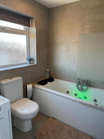 Netflix Home Jacuzzi Gym Fast Wifi Ps5 Free Parking 2 Spaces Hereford Eksteriør bilde